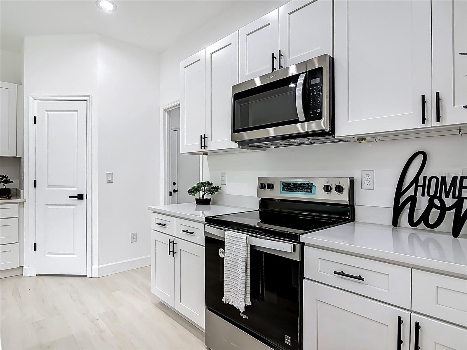 Image 13 of 50 For 1351 Mellonville Avenue