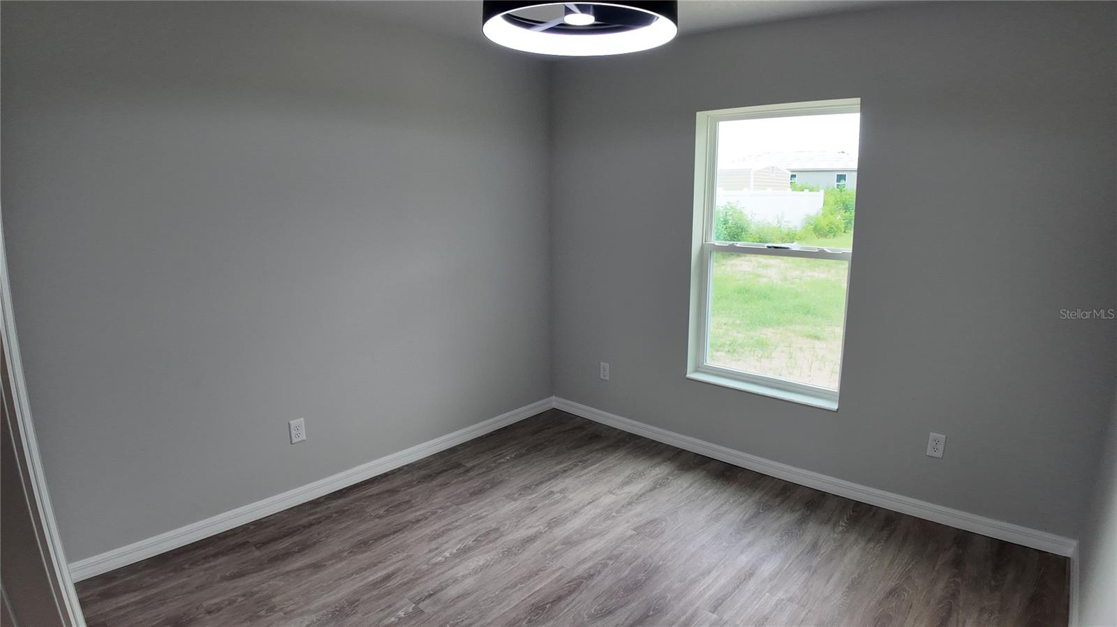 Listing photo id 23 for 107 Buchannon Terrace