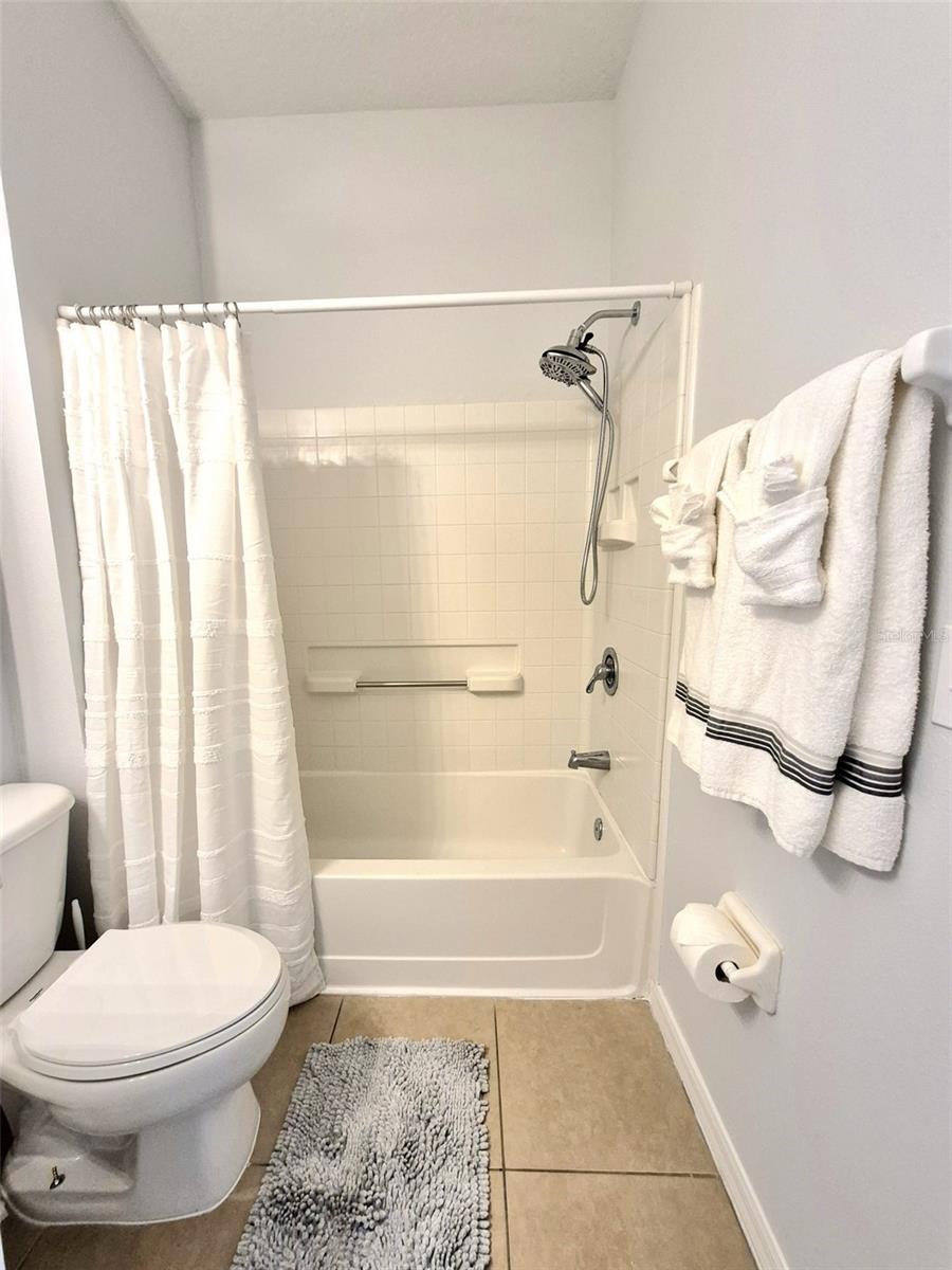 Image 18 of 28 For 4708 Vero Beach Place