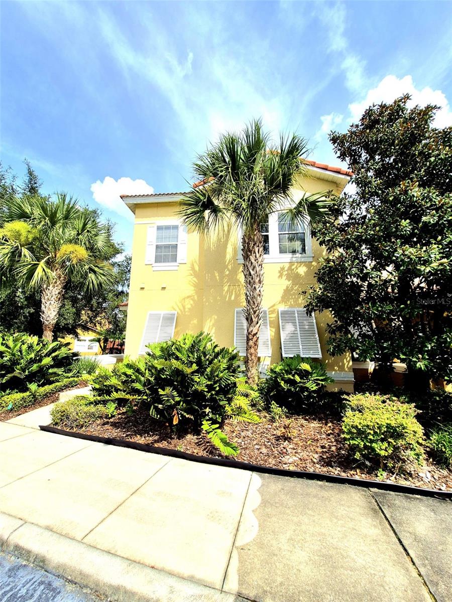 Image 2 of 28 For 4708 Vero Beach Place
