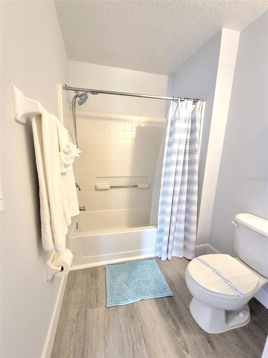 Image 23 of 28 For 4708 Vero Beach Place