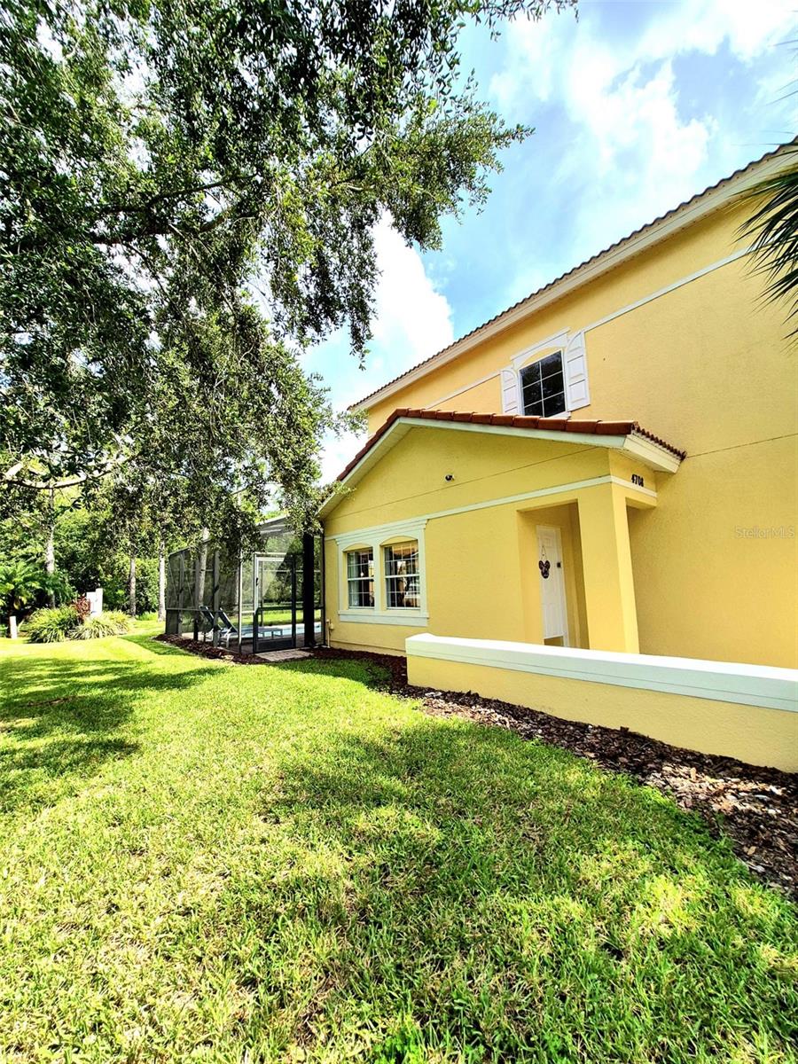 Image 4 of 28 For 4708 Vero Beach Place