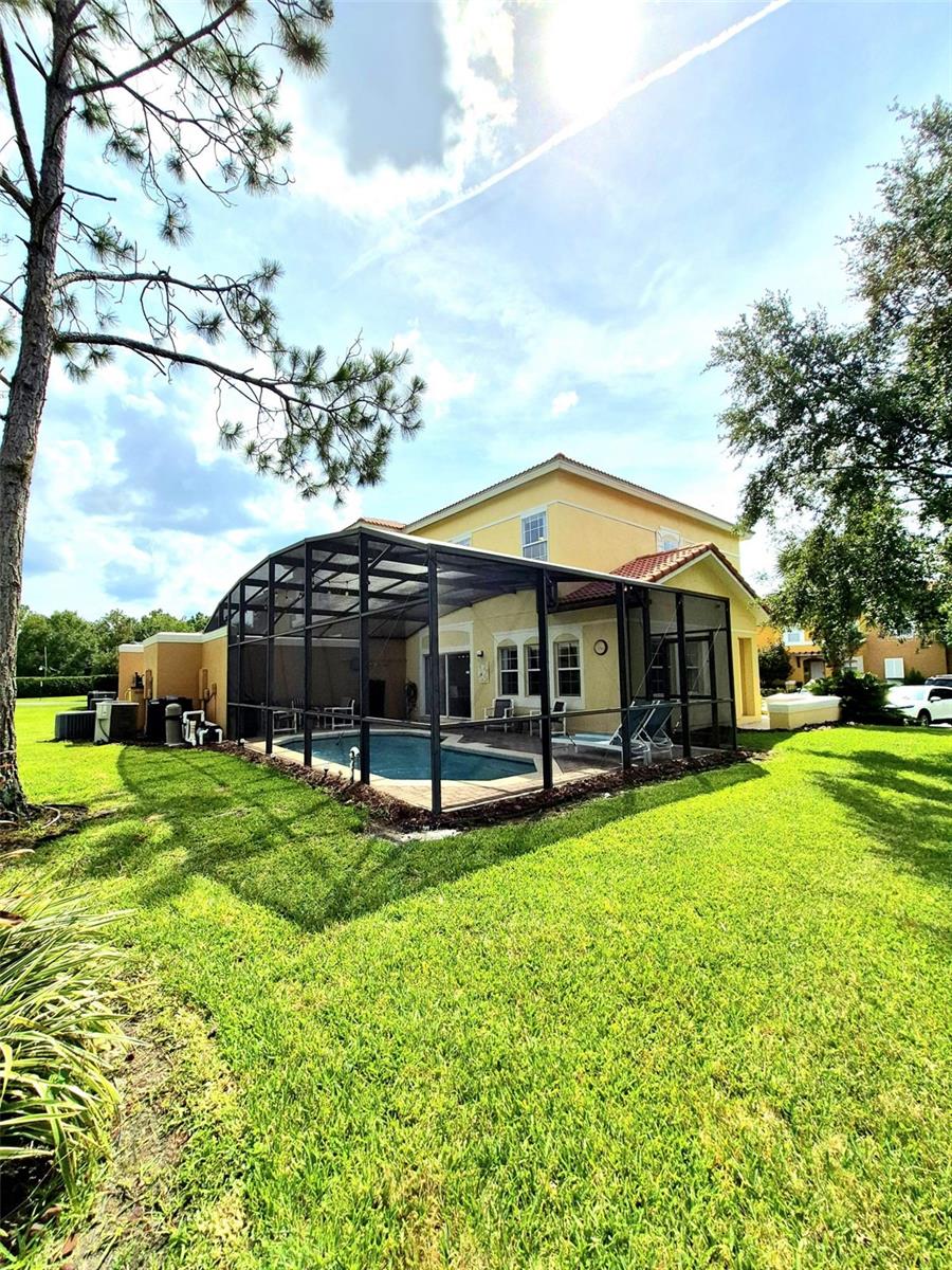 Image 5 of 28 For 4708 Vero Beach Place
