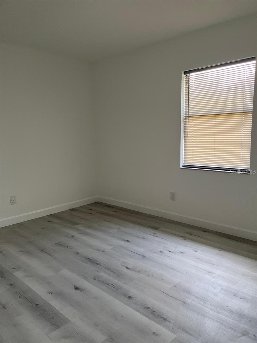 Image 6 of 18 For 10400 148th Place