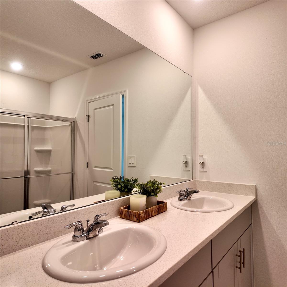 Image 10 of 25 For 4752 Cloister Street