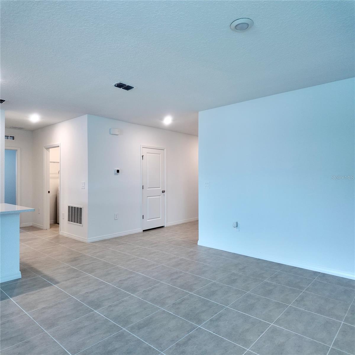Image 21 of 25 For 4752 Cloister Street