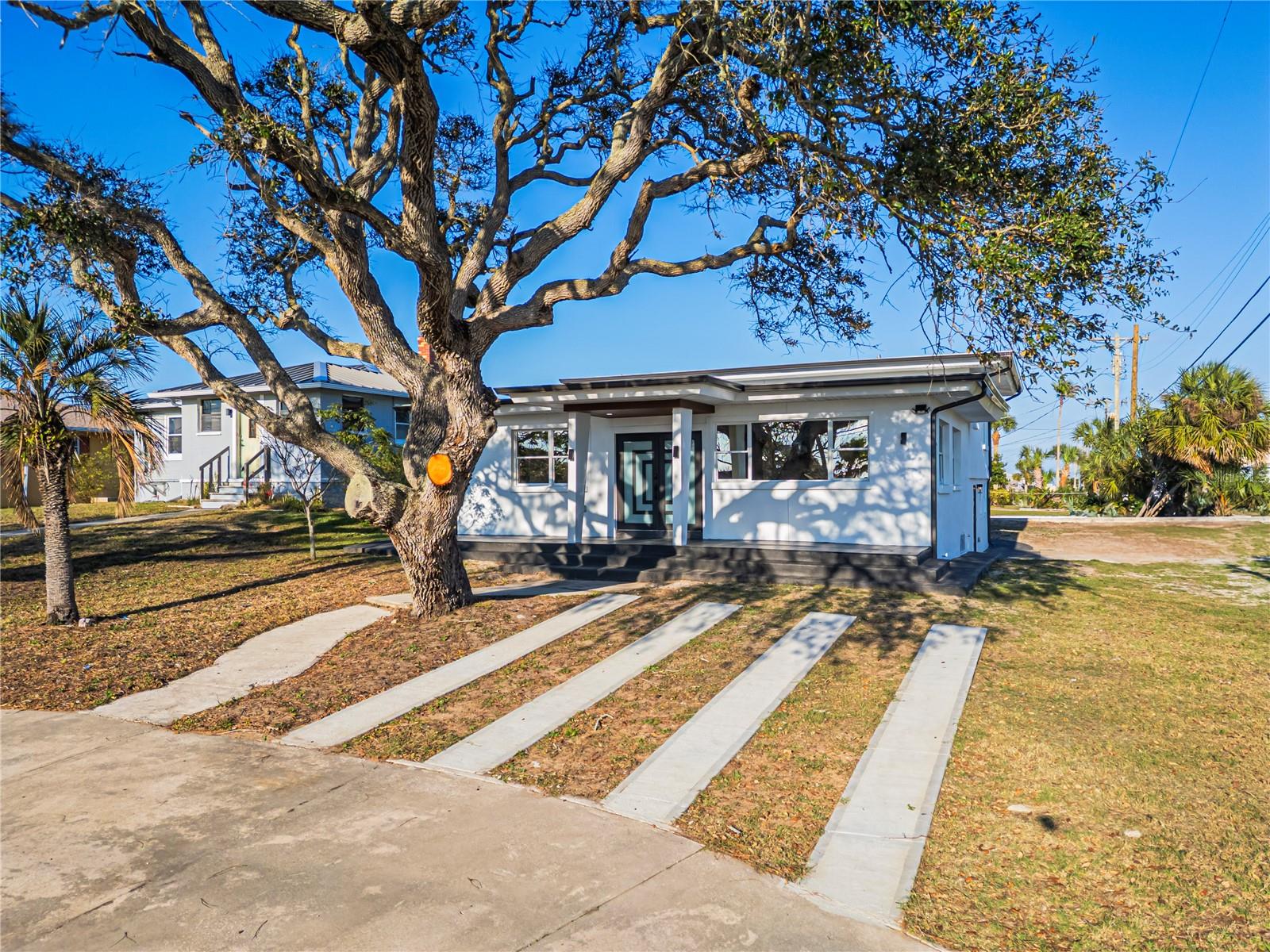 Image 3 of 62 For 2061 Peninsula Drive