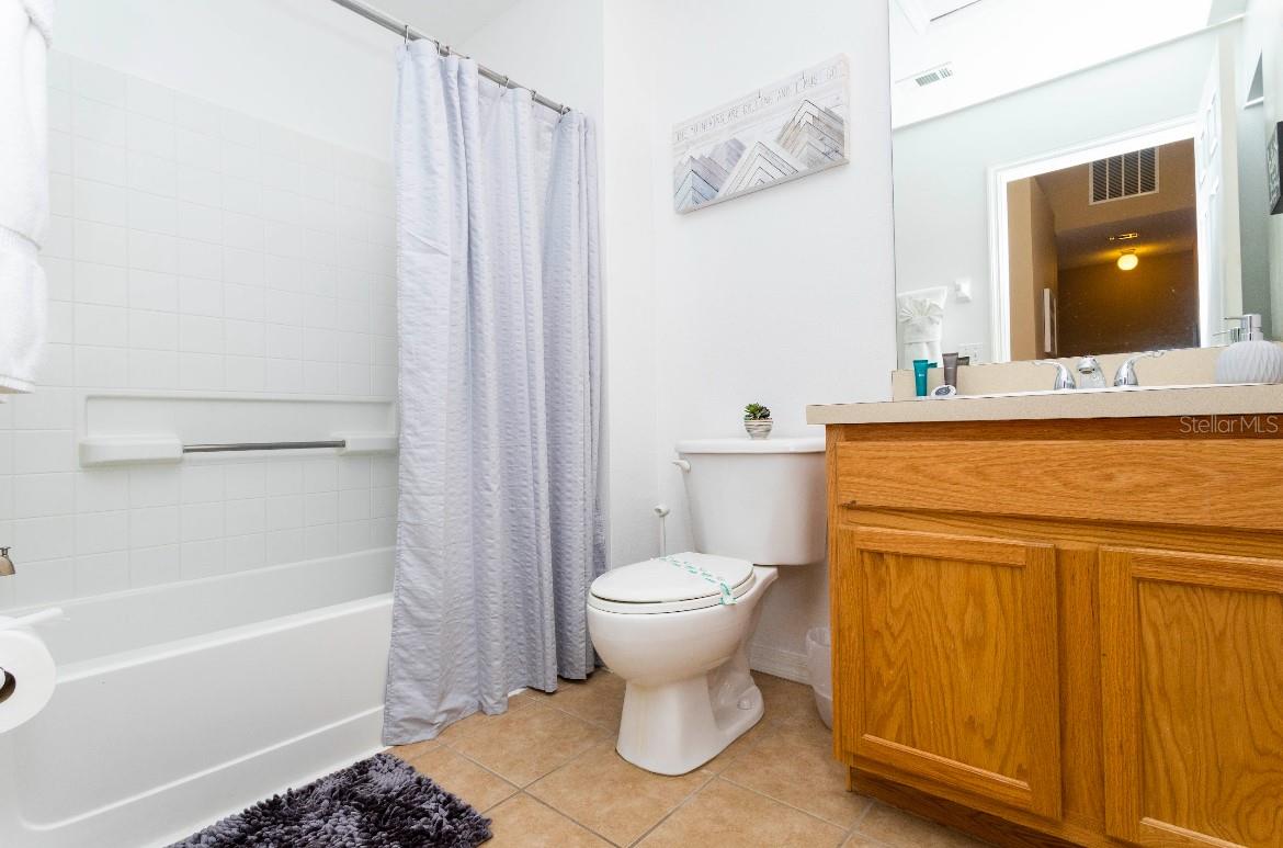 Image 11 of 20 For 8420 Blue Lagoon Drive