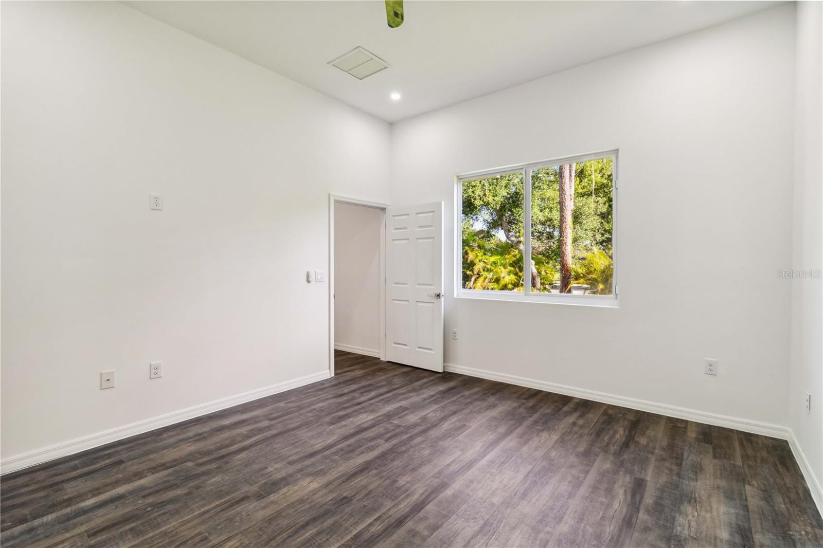 Image 11 of 30 For 3585 Giblin Drive