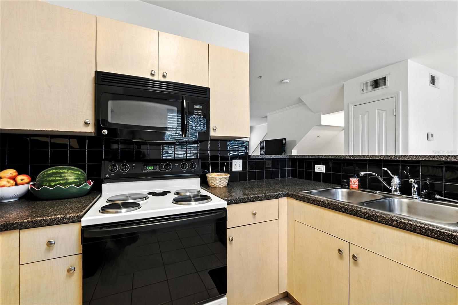 Image 15 of 36 For 742 Centervale Drive 742