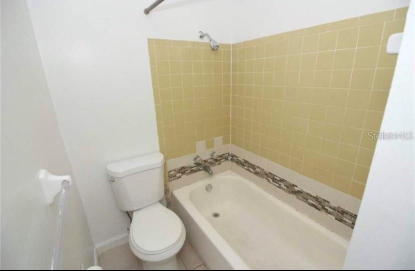 Image 21 of 24 For 2332 Huntington Green Court 7