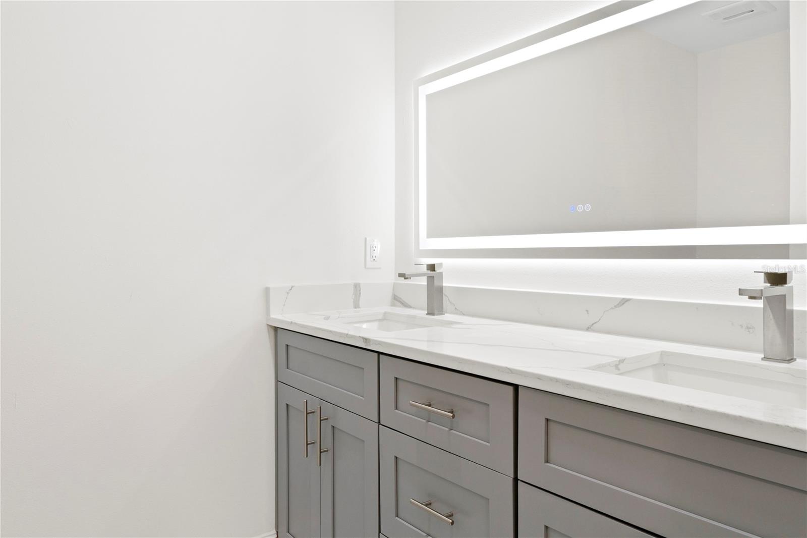 Image 16 of 29 For 726 Eldridge Street