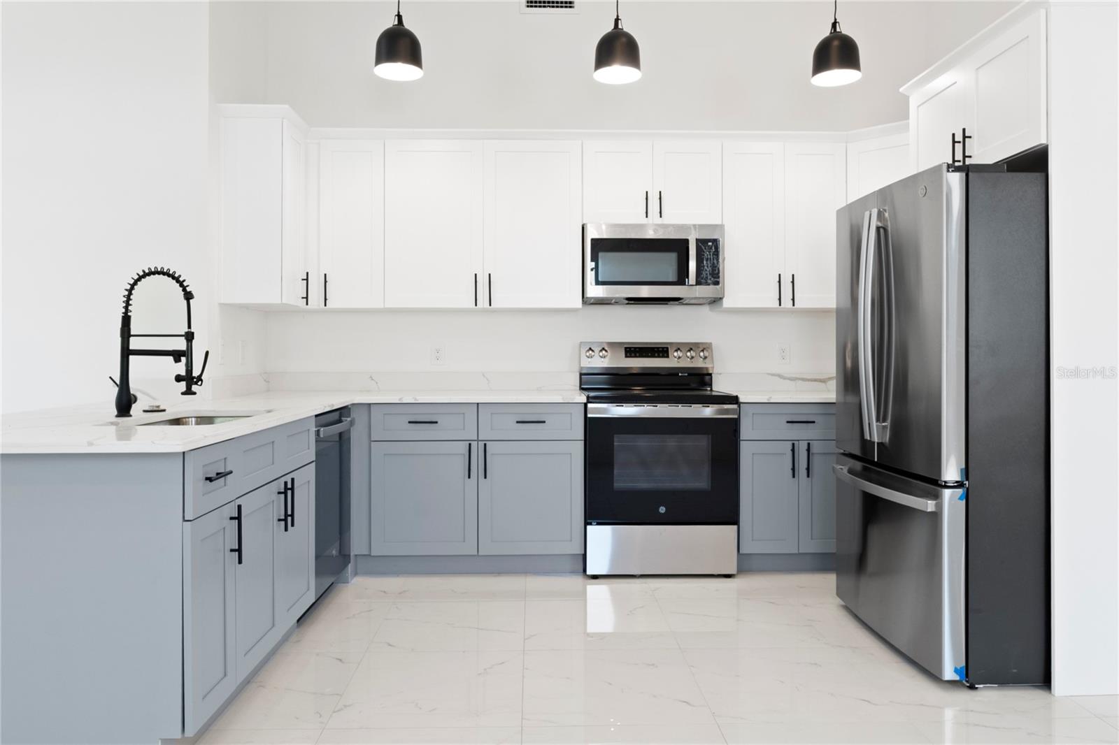 Image 7 of 29 For 726 Eldridge Street