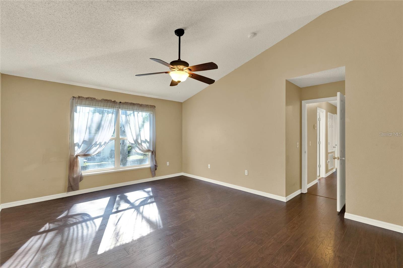 Image 10 of 14 For 9649 Water Fern Circle