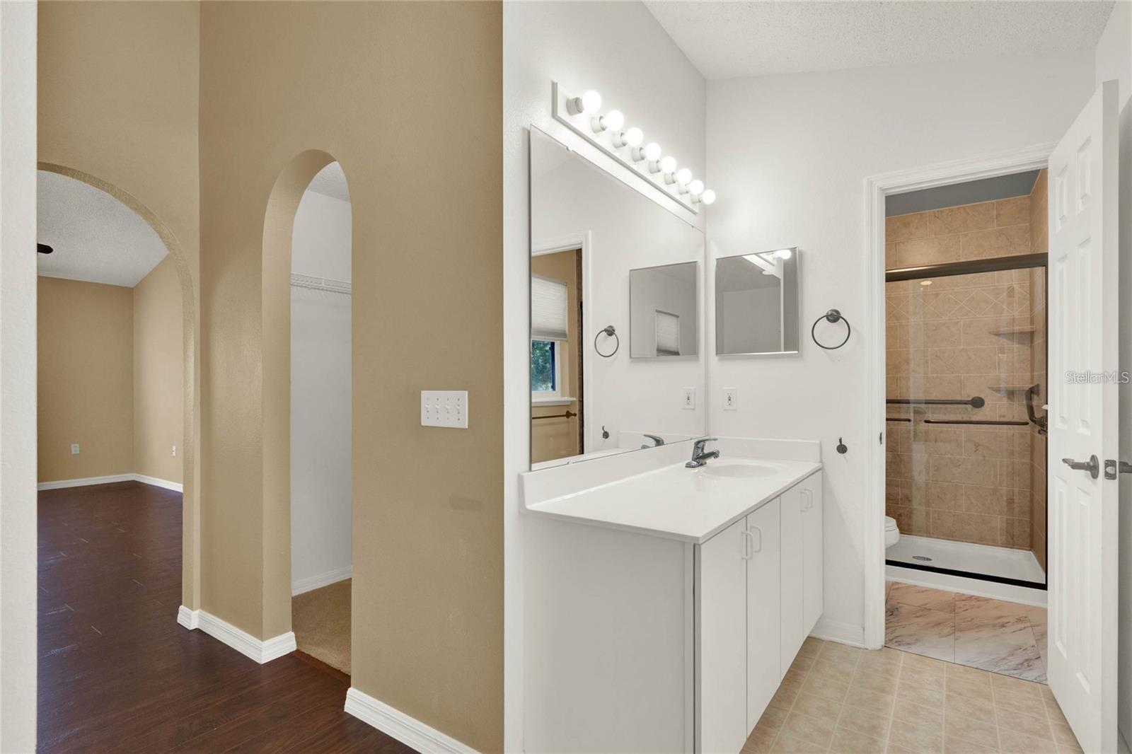 Image 11 of 14 For 9649 Water Fern Circle