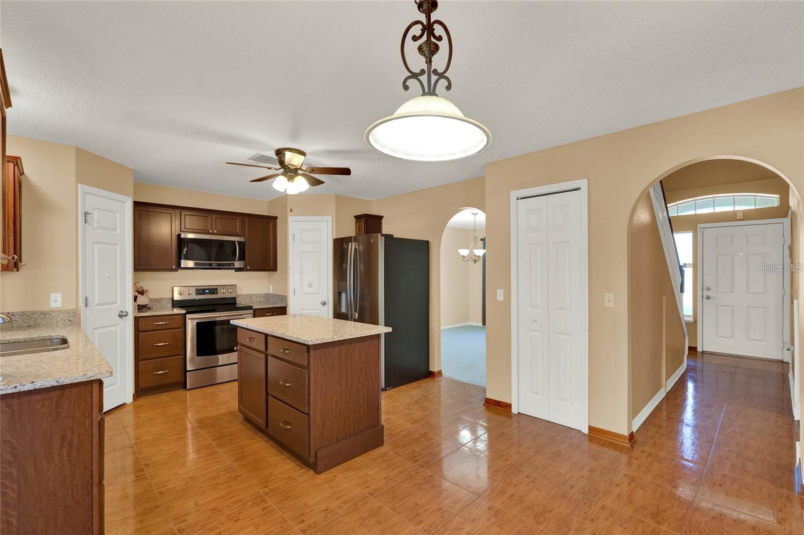 Image 2 of 8 For 9649 Water Fern Circle