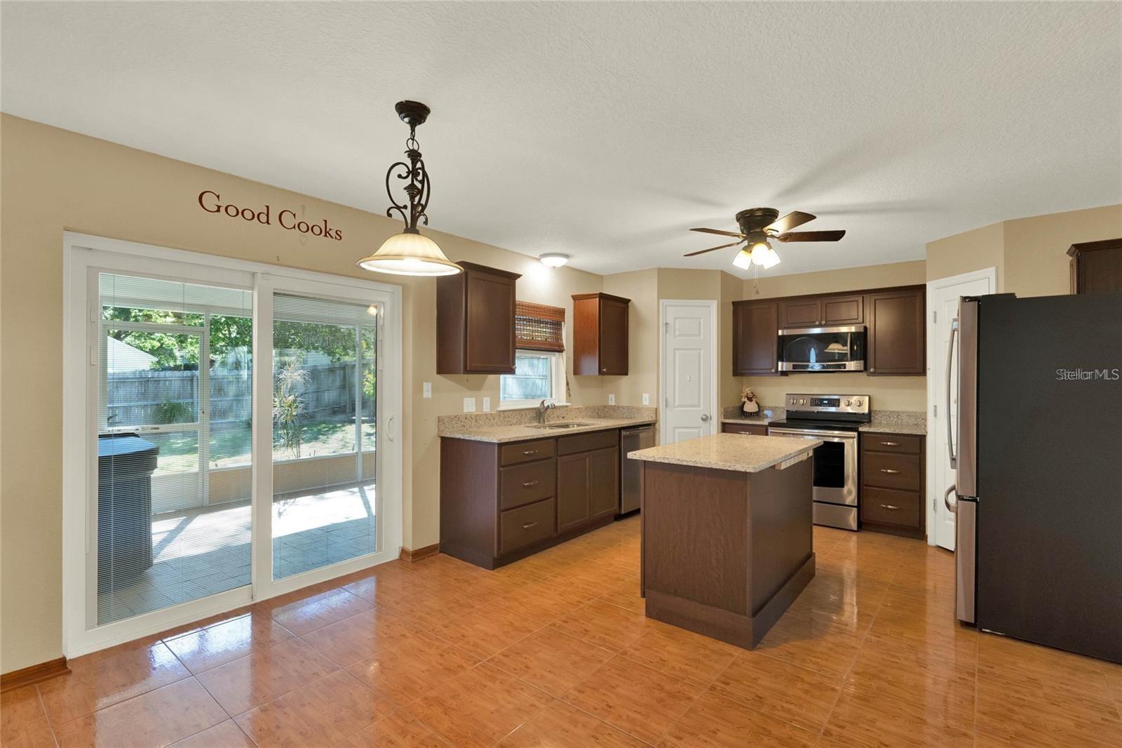 Image 3 of 8 For 9649 Water Fern Circle