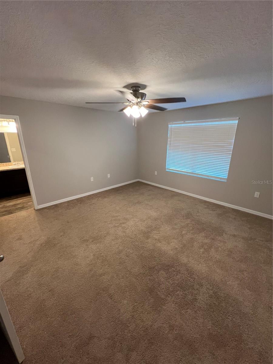 Image 18 of 31 For 852 Grandin Street