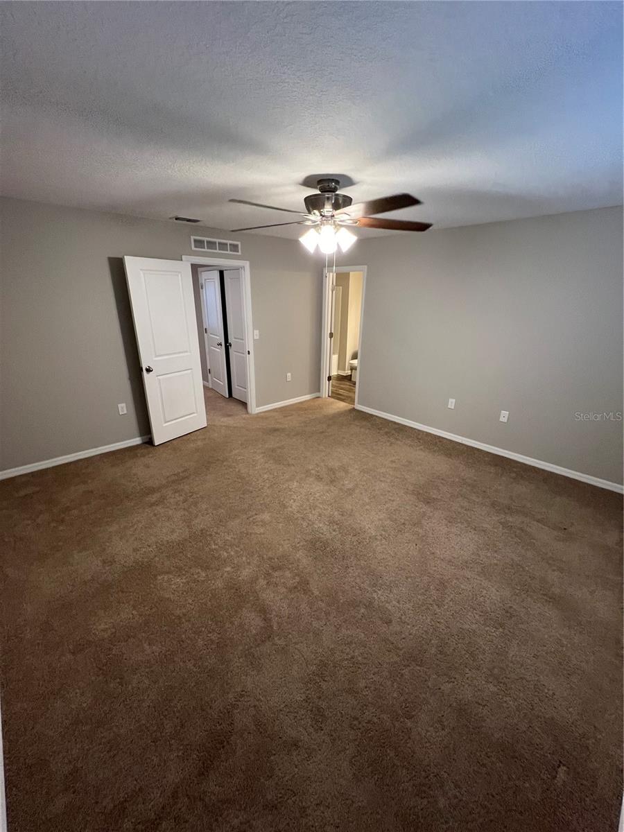 Image 19 of 31 For 852 Grandin Street
