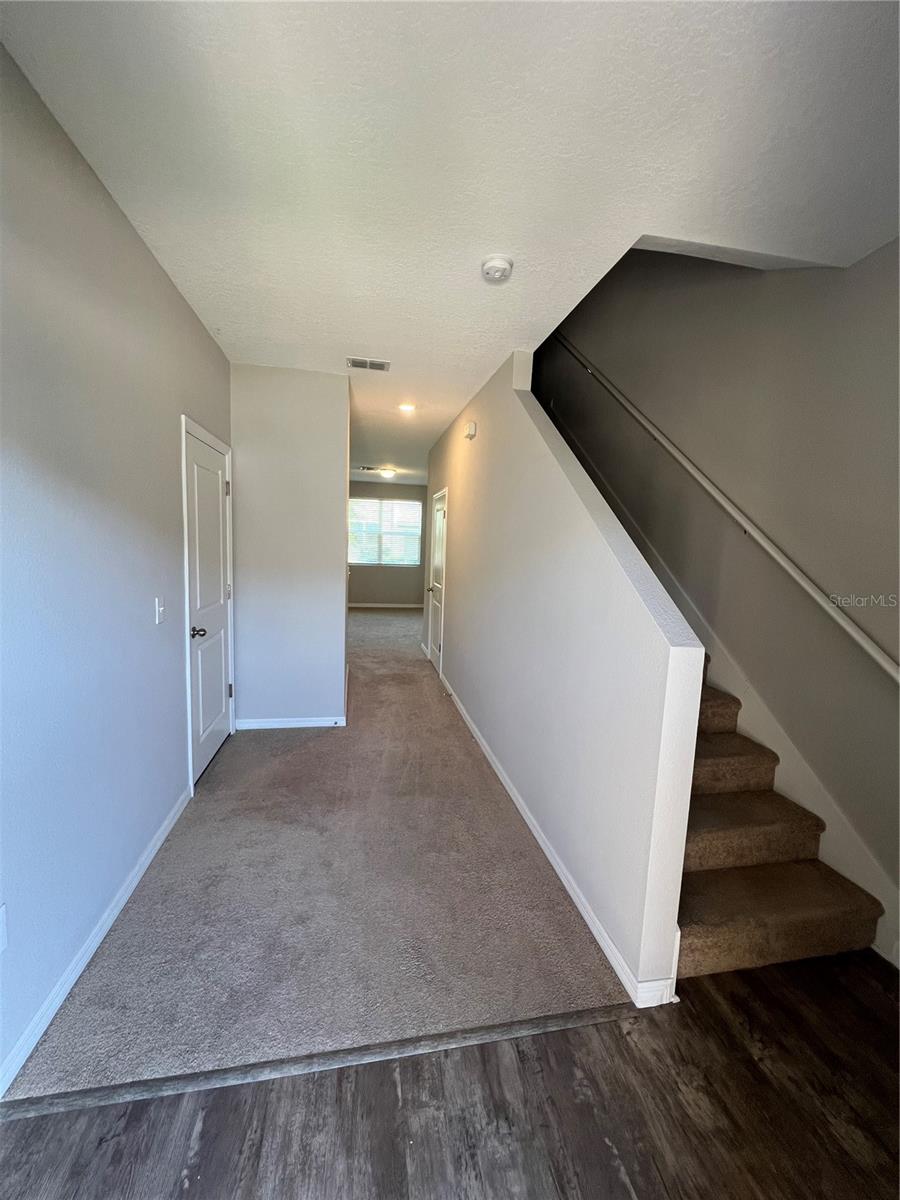 Image 6 of 31 For 852 Grandin Street