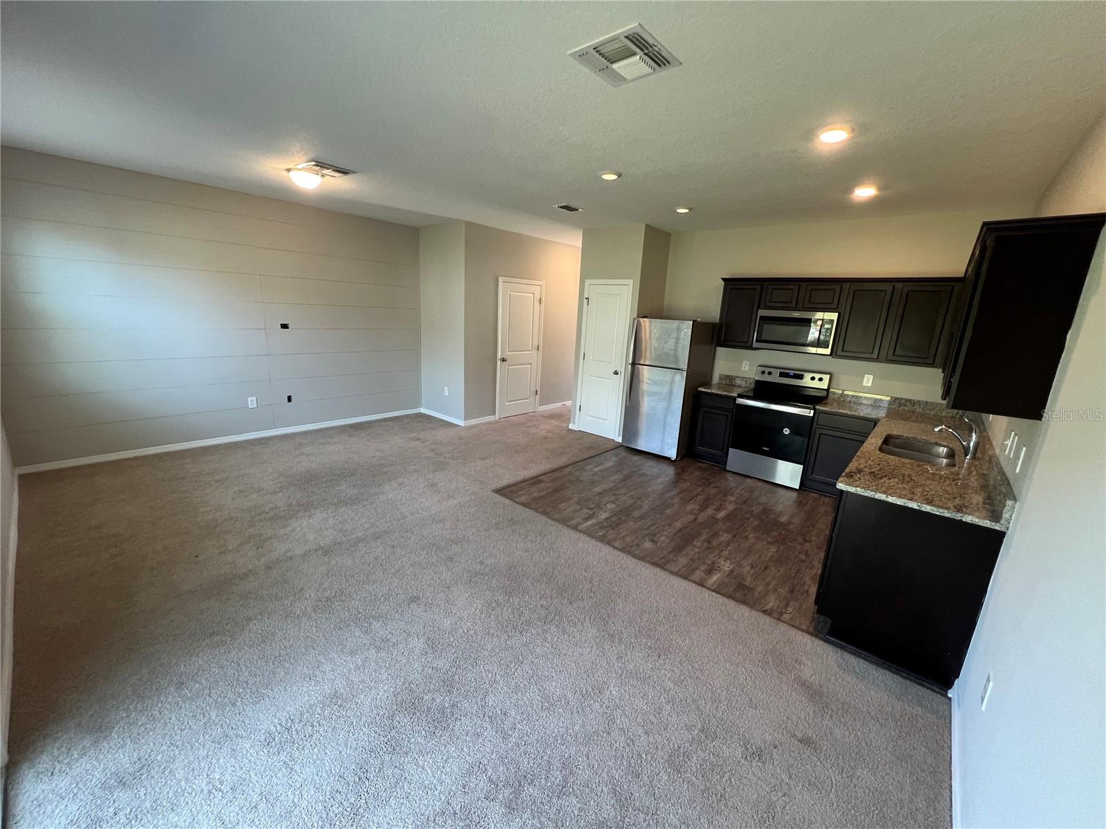 Image 9 of 31 For 852 Grandin Street