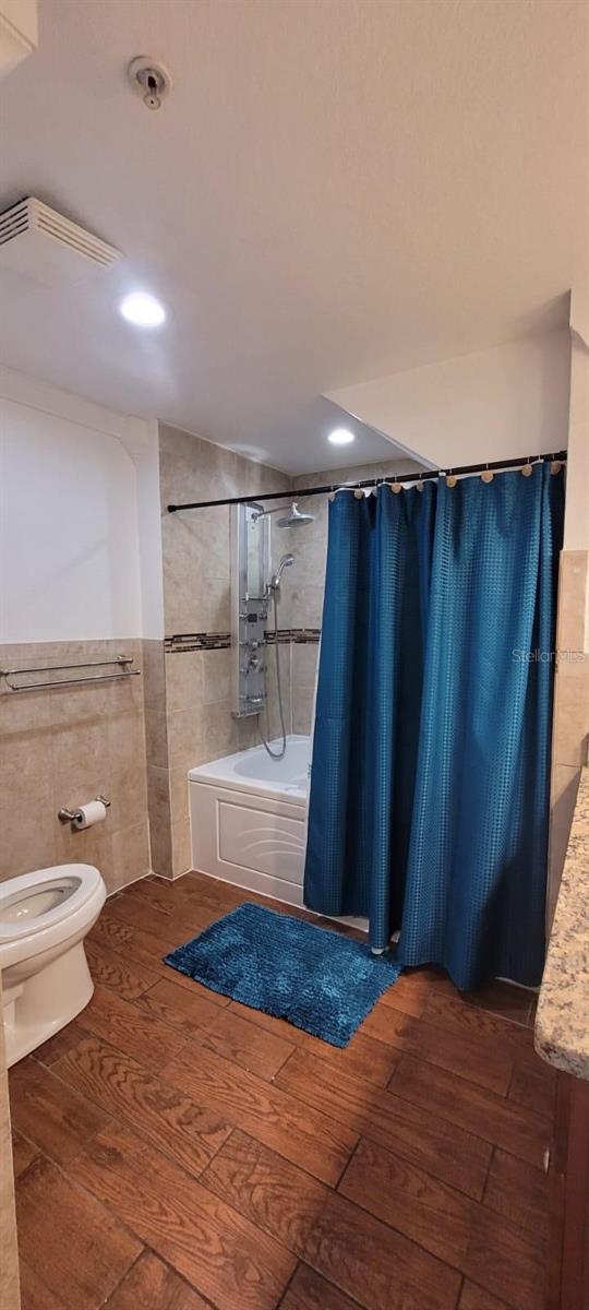 Image 11 of 42 For 4004 Santa Maria Drive 101