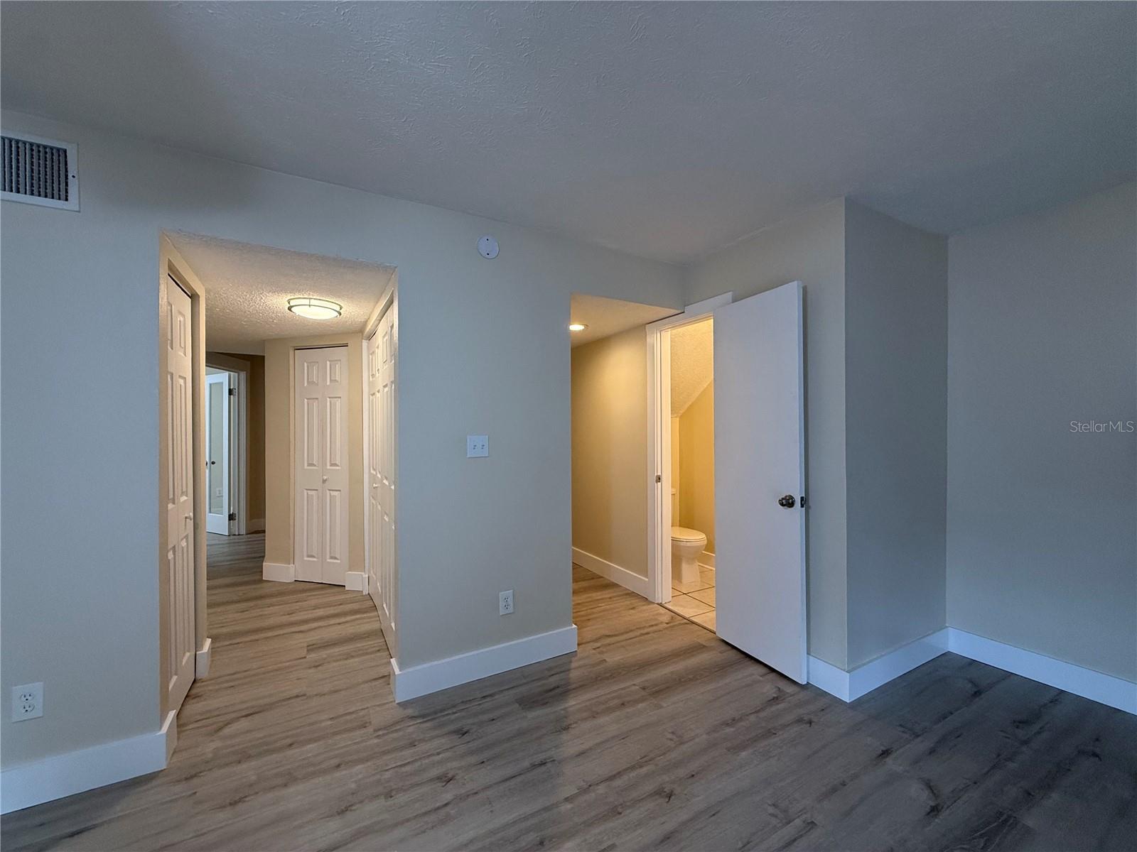 Image 14 of 59 For 1724 Castle Rock Road