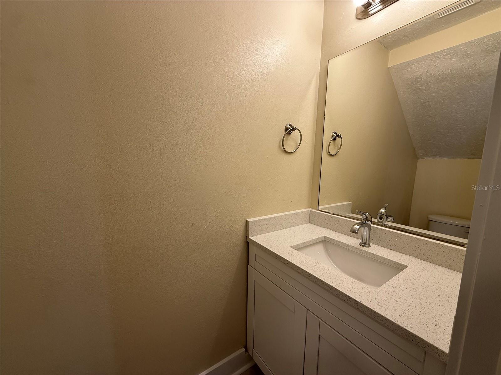 Image 17 of 59 For 1724 Castle Rock Road
