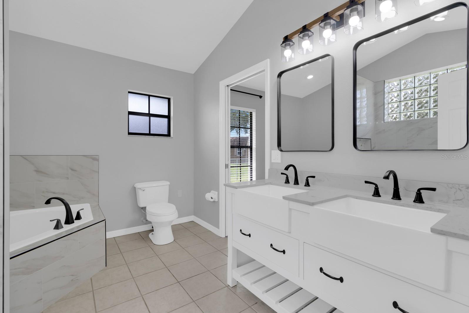 Image 20 of 40 For 2414 Sweetwater Boulevard