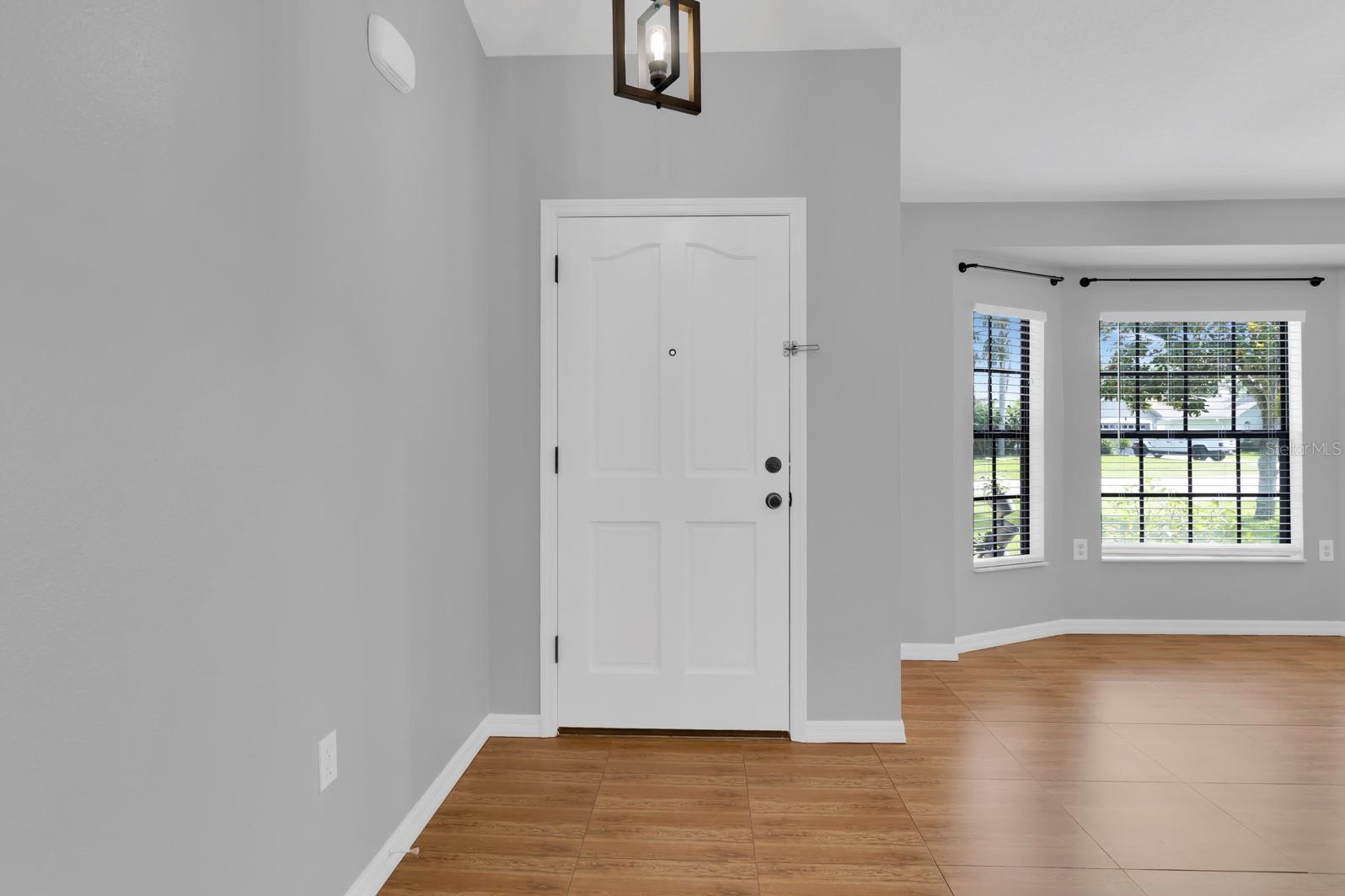 Image 23 of 40 For 2414 Sweetwater Boulevard
