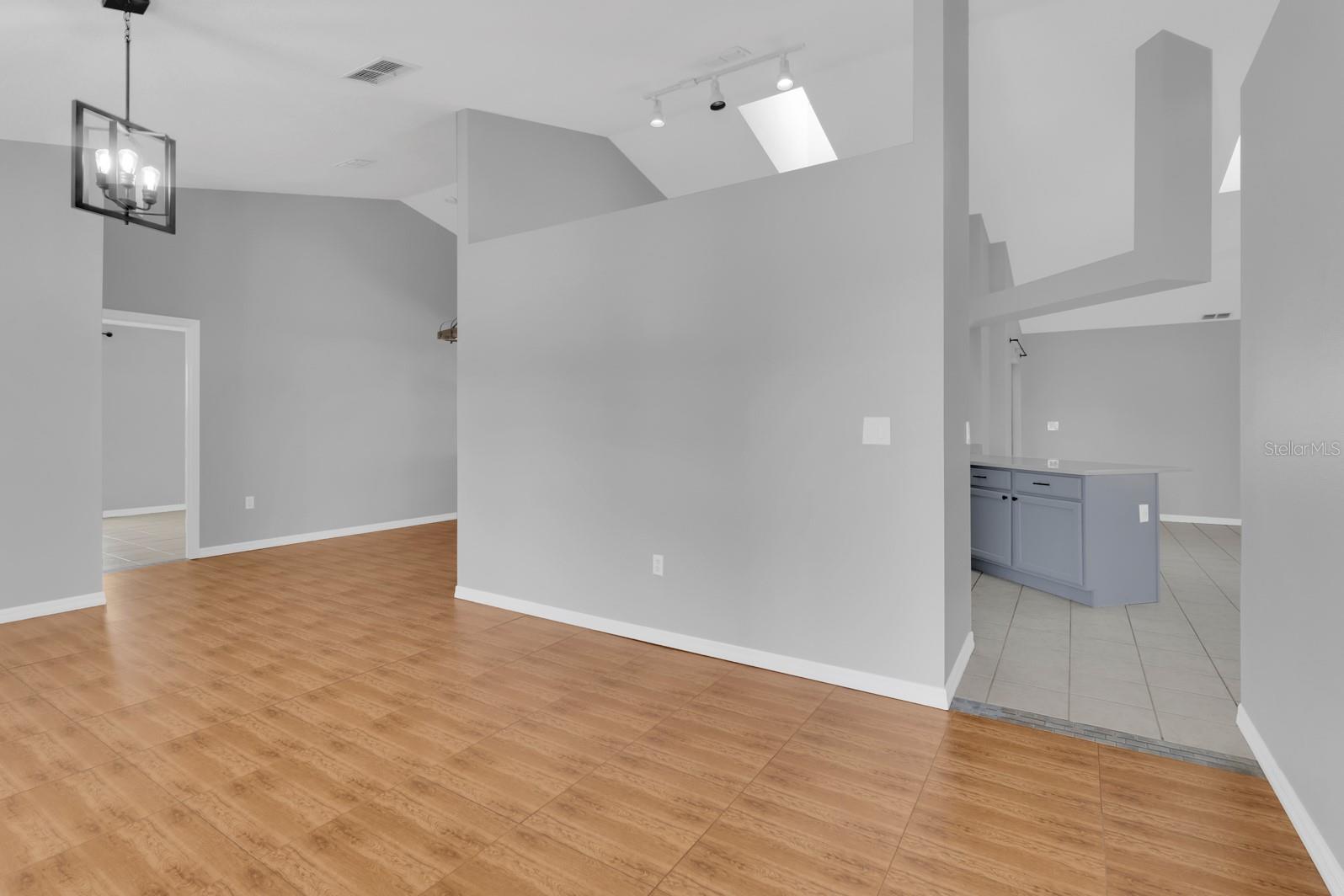 Image 25 of 40 For 2414 Sweetwater Boulevard