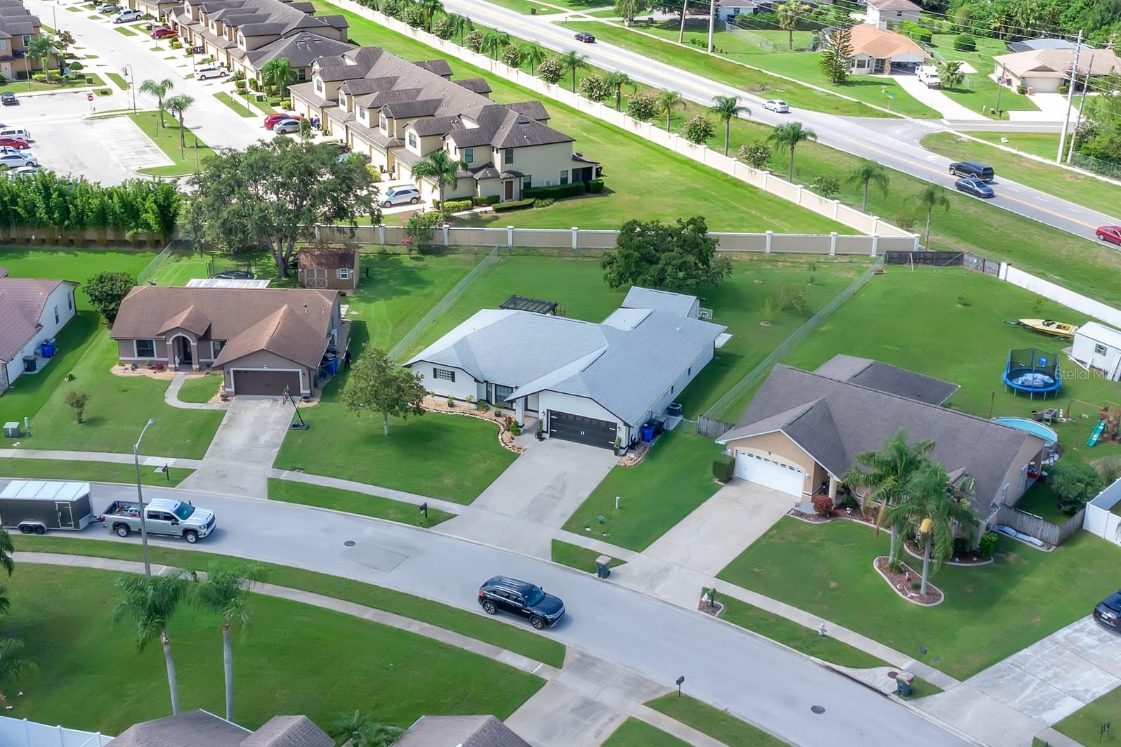 Image 3 of 40 For 2414 Sweetwater Boulevard
