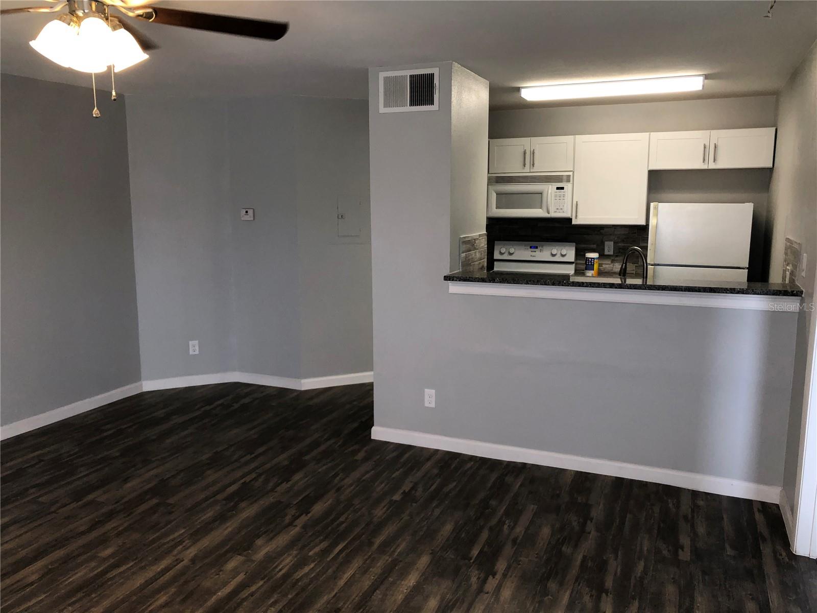Image 10 of 12 For 4712 Walden Circle 1728