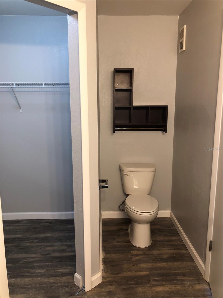 Image 11 of 12 For 4712 Walden Circle 1728