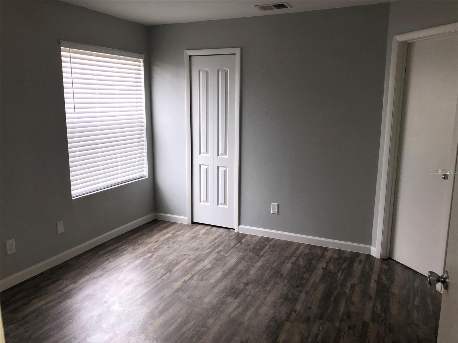 Image 8 of 12 For 4712 Walden Circle 1728