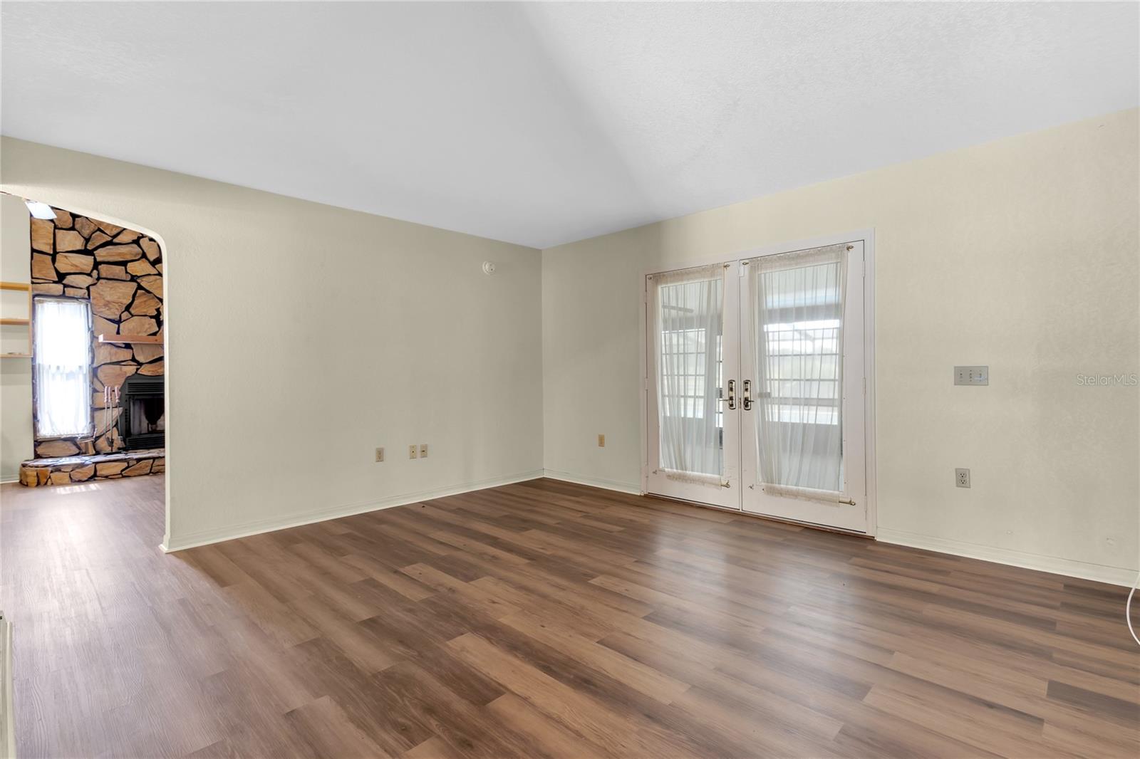 Image 40 of 56 For 907 Kristina Court