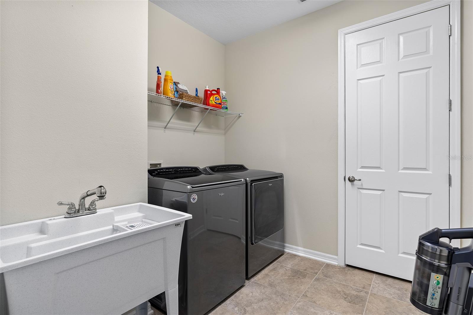 Image 30 of 70 For 1817 Westerham Avenue