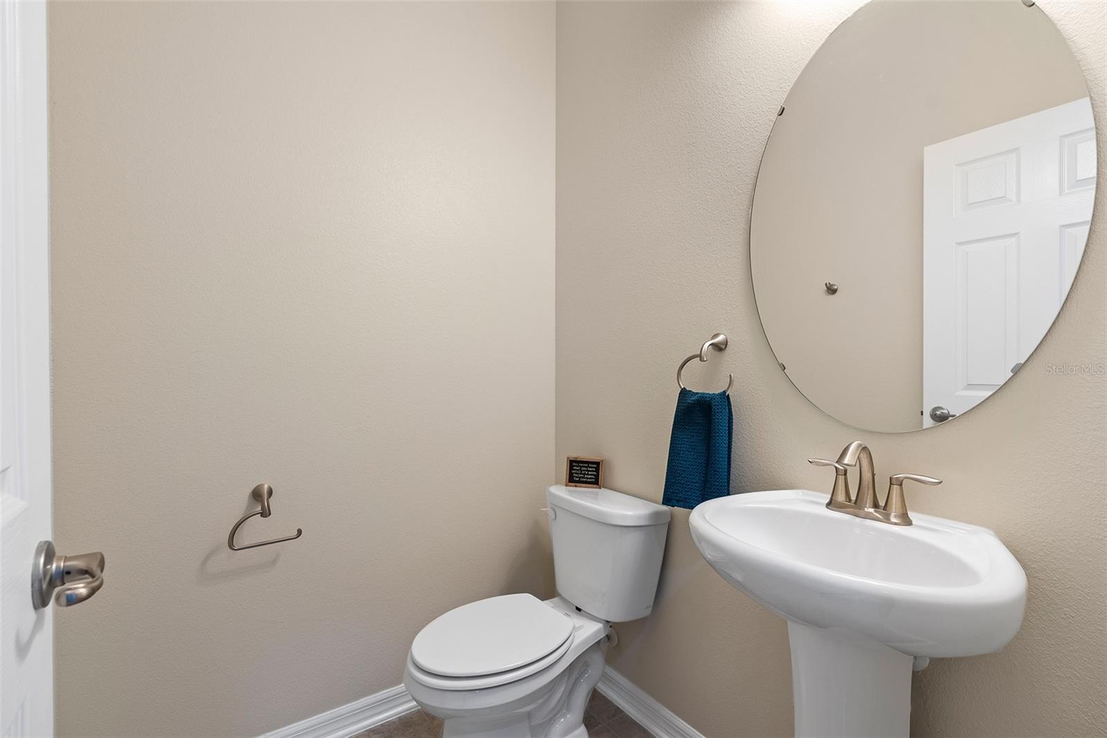 Image 33 of 70 For 1817 Westerham Avenue