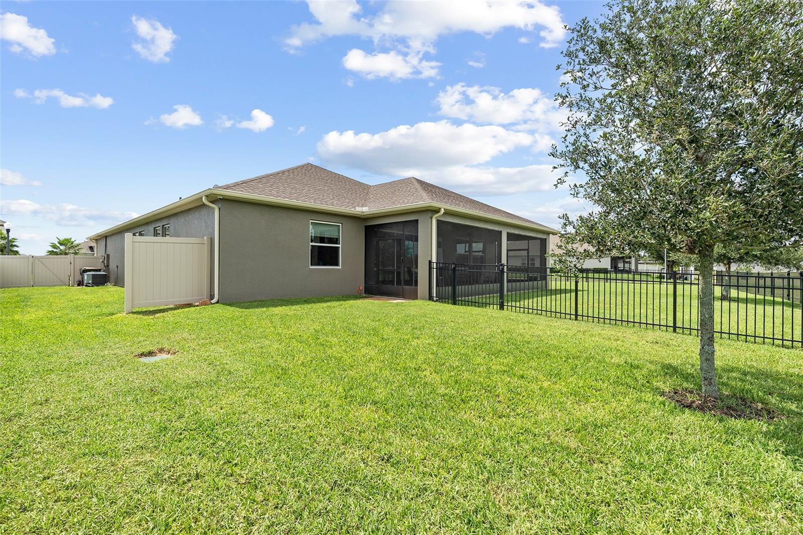 Image 41 of 70 For 1817 Westerham Avenue