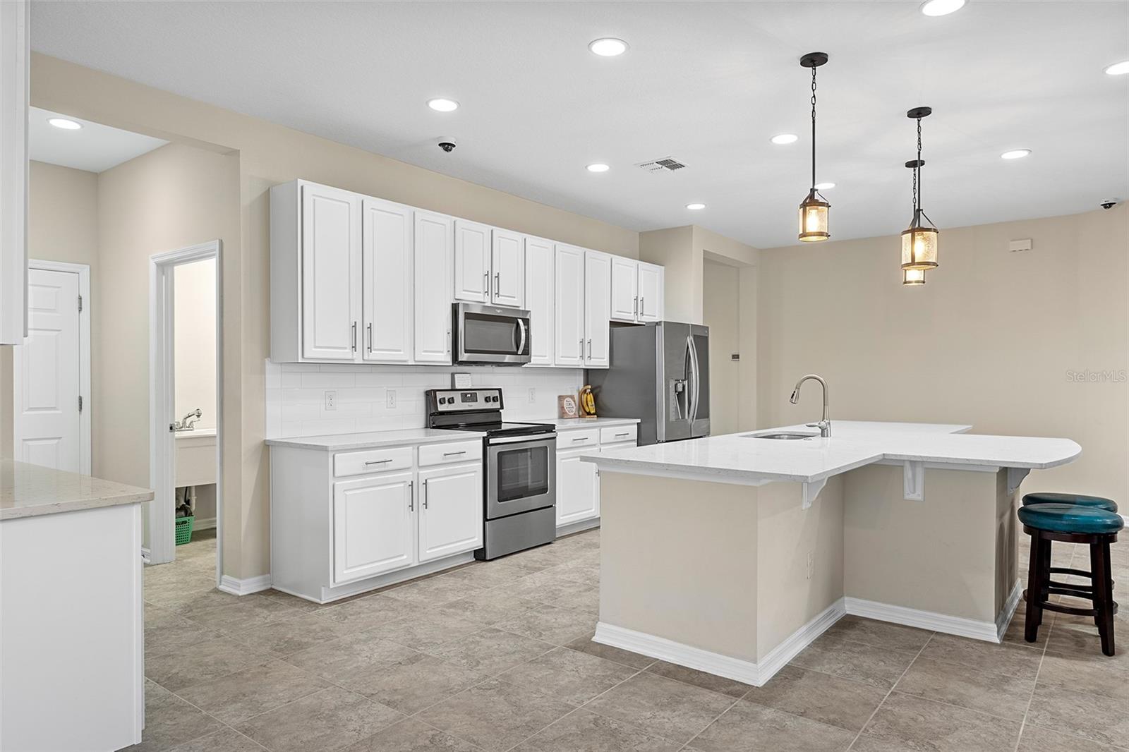 Image 6 of 70 For 1817 Westerham Avenue