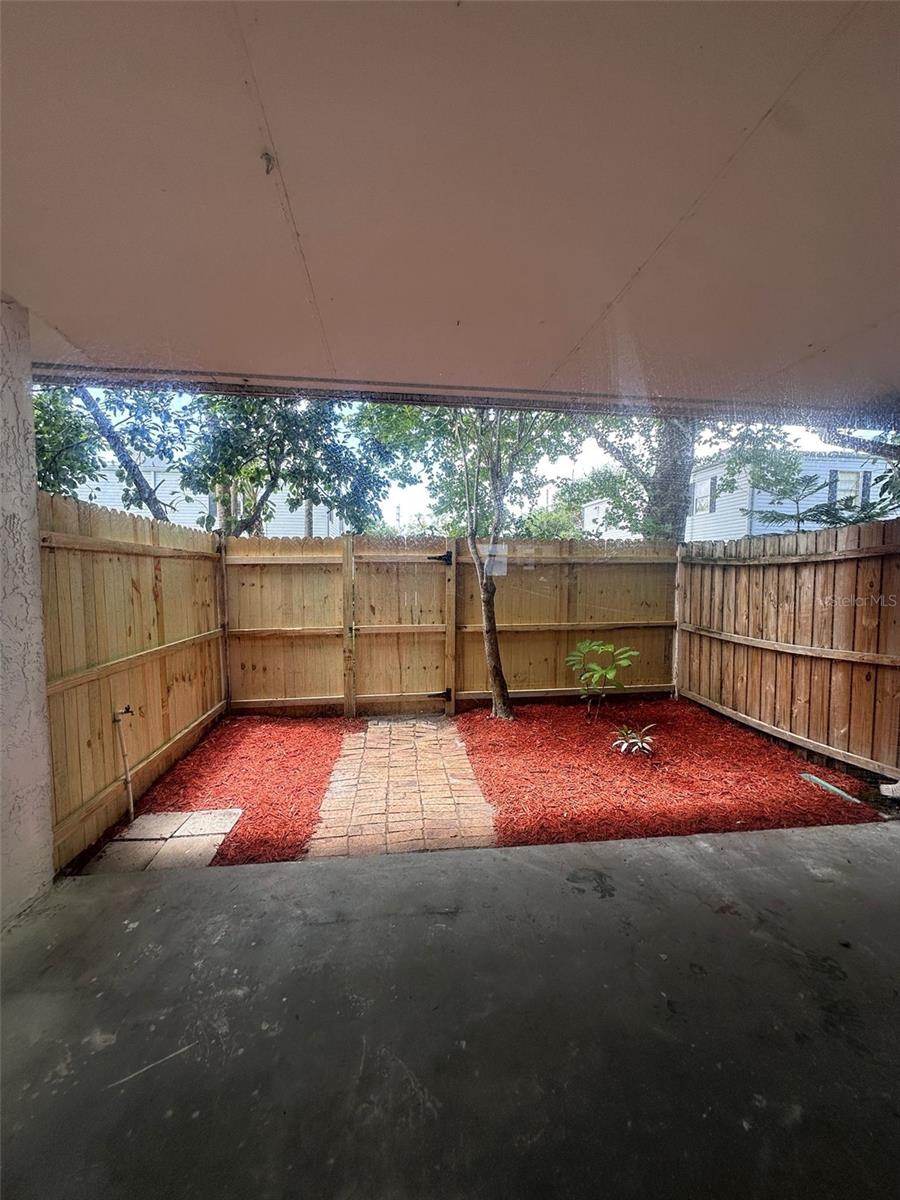 Image 19 of 20 For 6036 Amberly Court T23