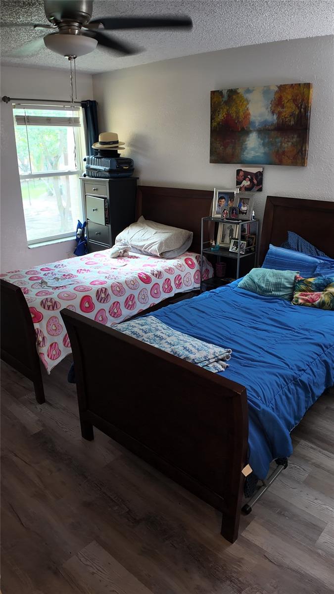 Image 8 of 12 For 4572 Commander Drive 1223