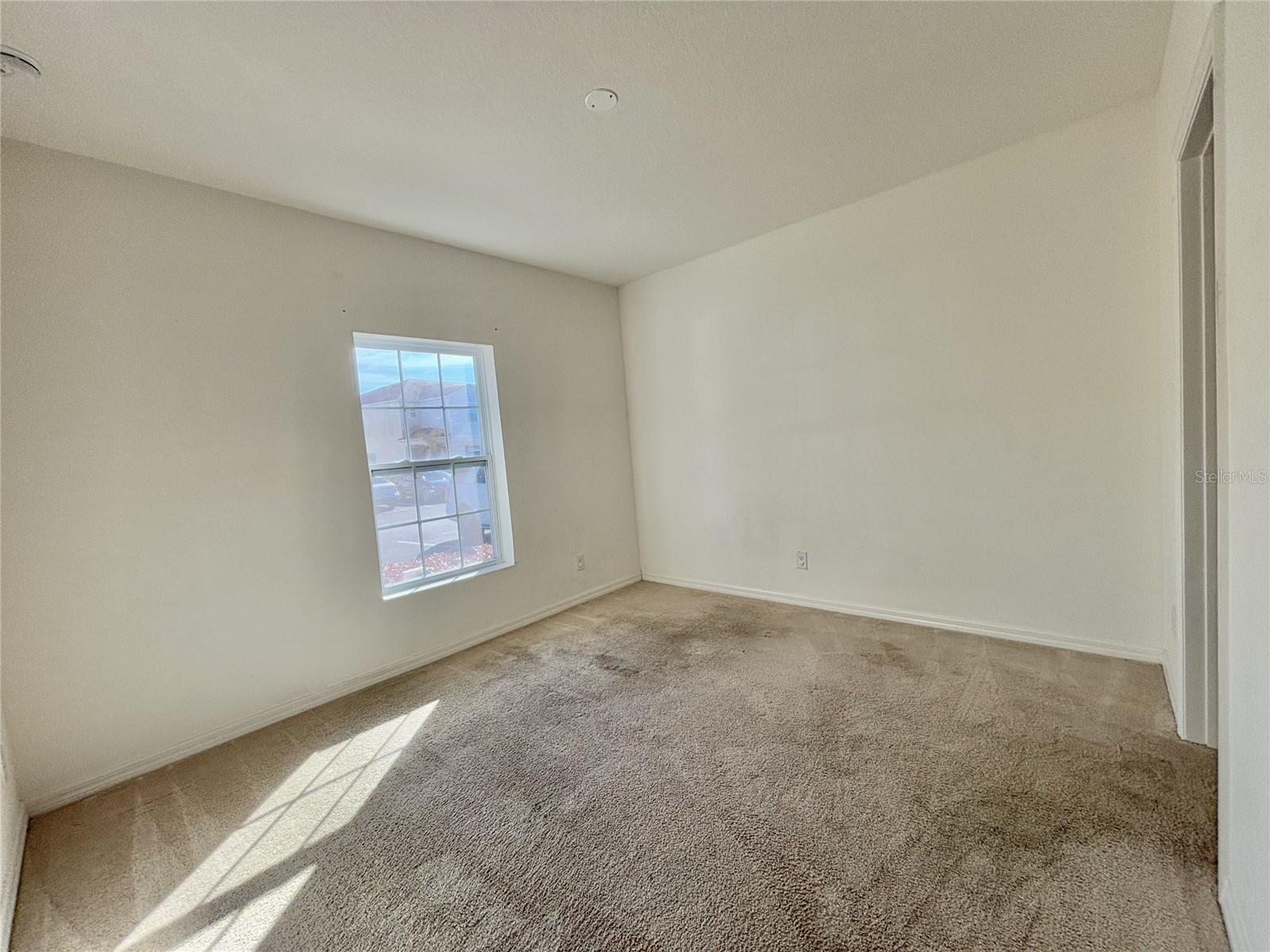 Image 7 of 13 For 140 Primrose Drive