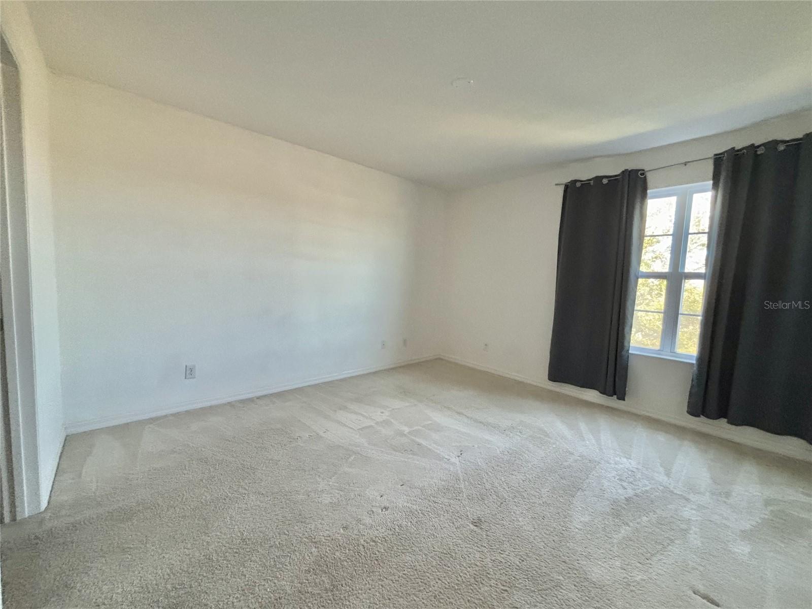 Image 8 of 13 For 140 Primrose Drive