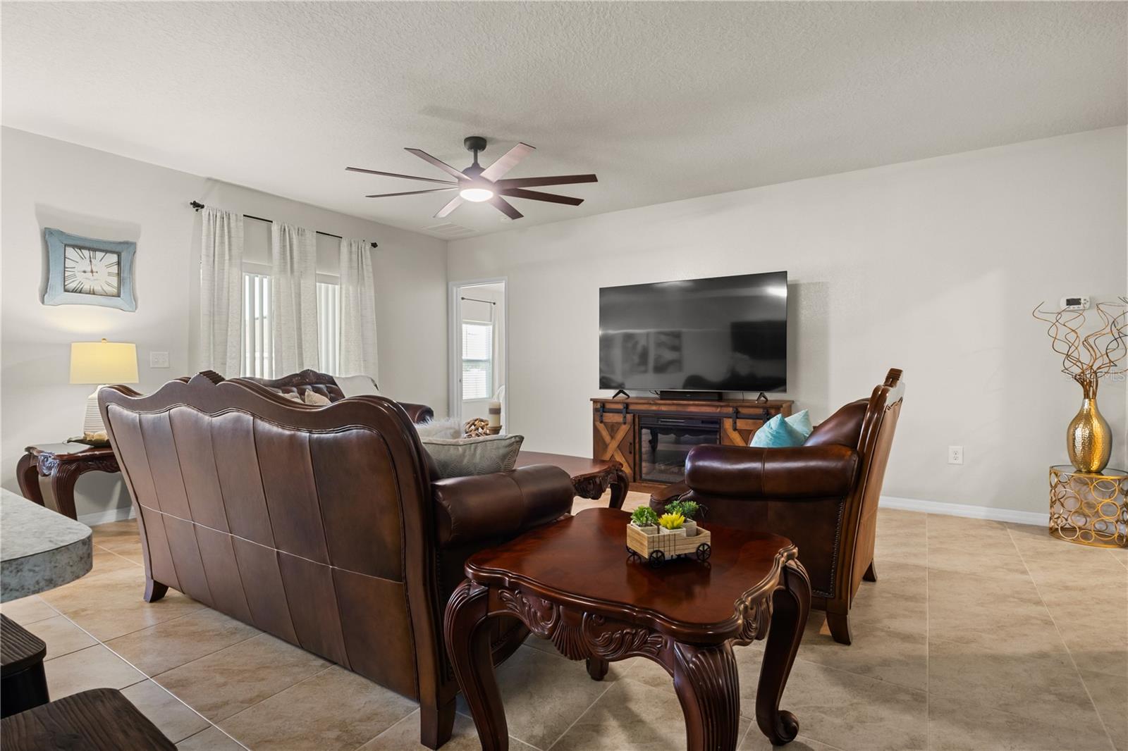 Image 10 of 38 For 555 Lucerne Boulevard