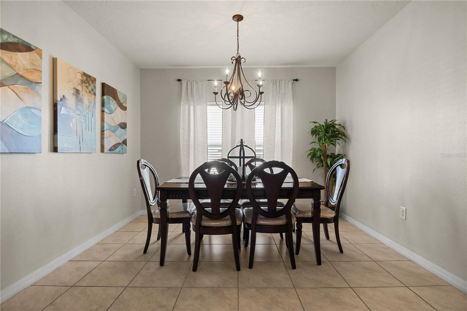 Image 25 of 38 For 555 Lucerne Boulevard