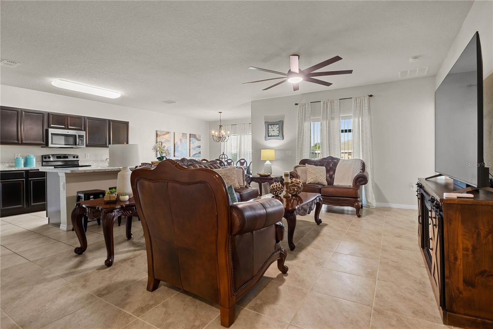 Image 28 of 38 For 555 Lucerne Boulevard