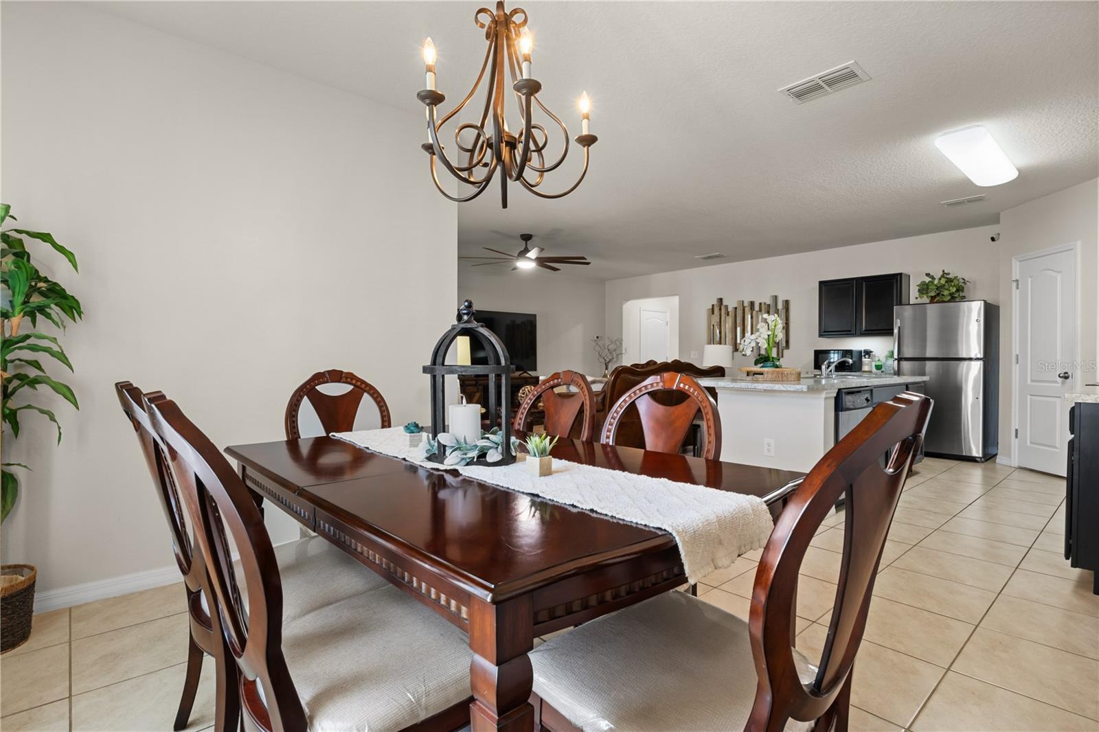 Image 5 of 38 For 555 Lucerne Boulevard