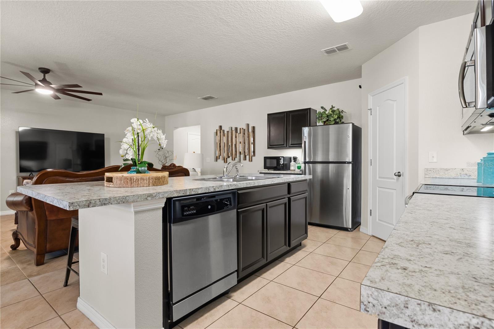 Image 9 of 38 For 555 Lucerne Boulevard