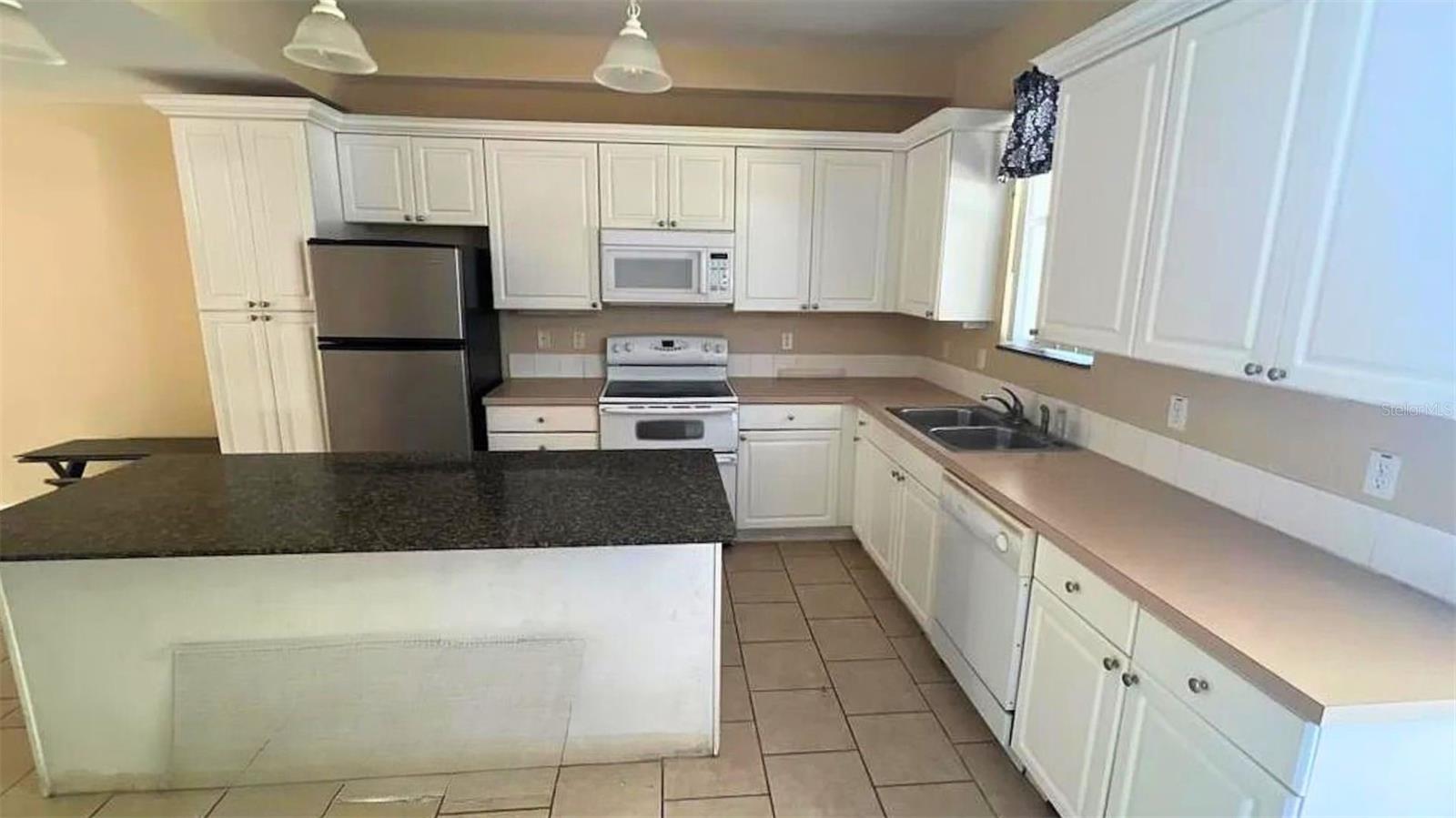 Image 2 of 5 For 2088 Heritage Key Boulevard